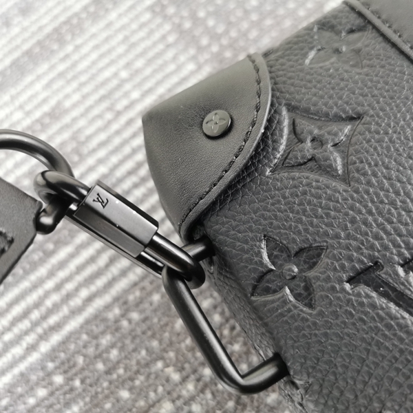 ルイヴィトンバッグ着用イメージ